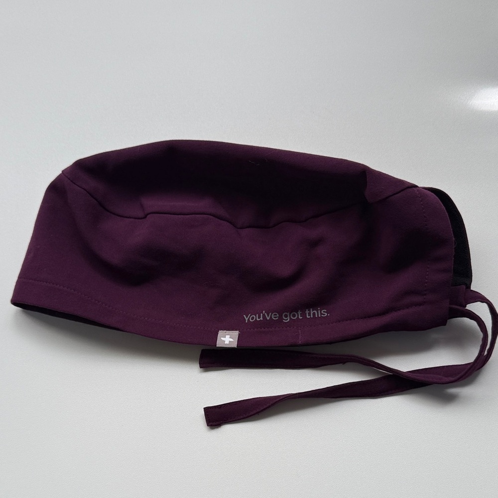 FIGS scrub cap Deep Purple